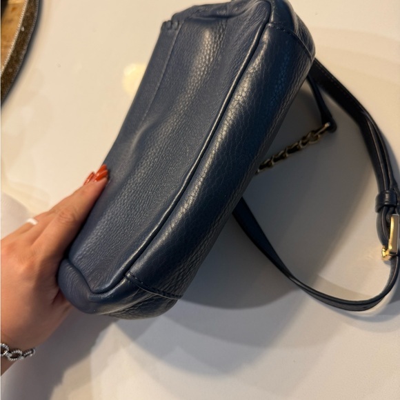 Tory Burch crossbody amazing condition - Picture 5 of 5